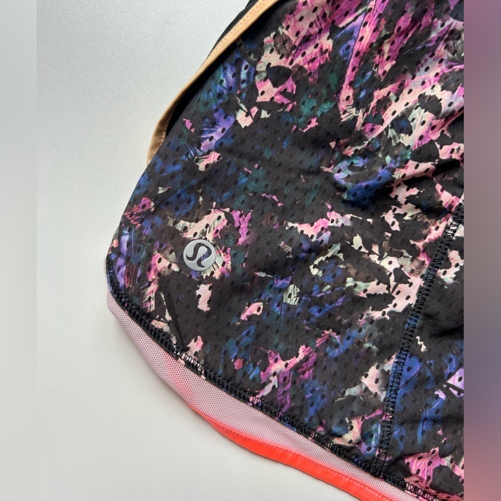 Lululemon Super Squad Short Floral Sport Black Multicolour gym running shorts - Picture 6 of 8
